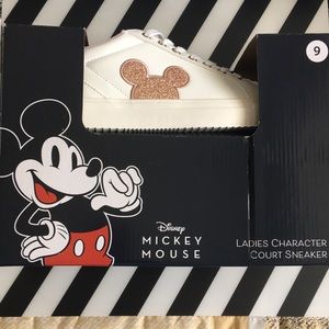 New in box Disney Mickey Mouse Character Court Sneaker. Size 9.